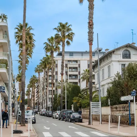 Avec Clim Et Terrasse أنتيب