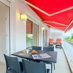 Avec Clim Et Terrasse 昂蒂布