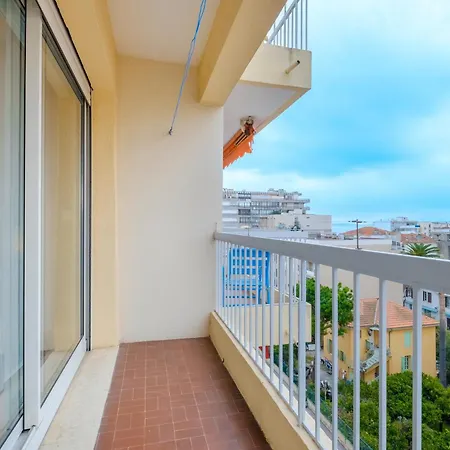 Apartament Avec Clim Et Terrasse Antibes