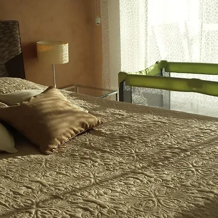 Avec Clim Et Terrasse アパート