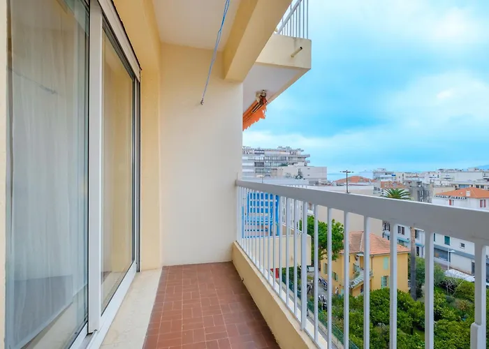 Apartament Avec Clim Et Terrasse Antibes