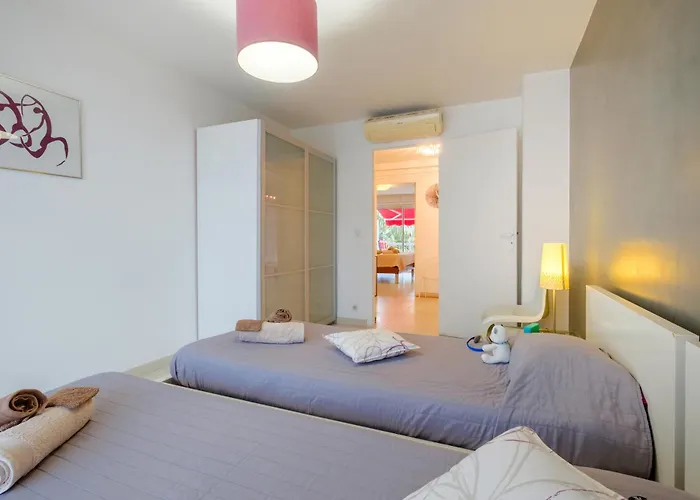 Apartament Avec Clim Et Terrasse Antibes