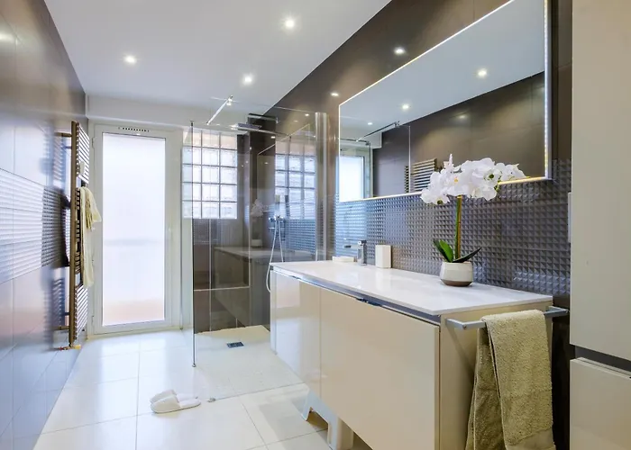 Apartament Avec Clim Et Terrasse *
